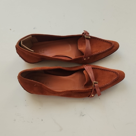 Gucci Women's Brown Suede Loafers with Strap - Picture 4 of 8